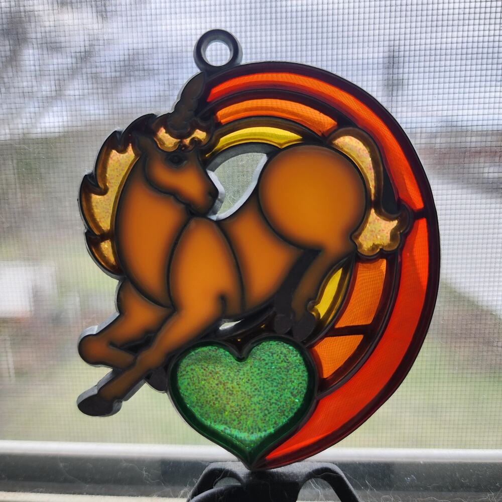 Vintage Suncatcher Light Catcher Unicorn Rainbow Heart Window Art Red Green - Picture 2 of 8